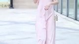 网红美女潘南奎一身粉色长裙超好看，竟然还会功夫没想到哦