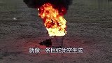 小伙试玩“法老之蛇”实验，点燃一大盆，效果堪比万蛇出窟