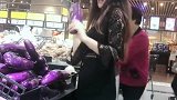 美女别跳了，后面大妈不高兴了！