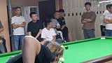 开站了，关键时刻可不能被对手拿烟灰熏到眼睛了