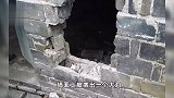 六旬老汉半夜凿壁偷走八旬邻居看病钱，警方：被盗现金已全部追回