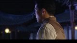小伙独自在河边，突然遭到蒙面人袭击