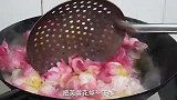 芙蓉花不仅是花卉，还可以把它做成美食哦，非常滑嫩好吃