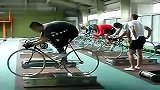 户外极限-20111130-令人惊诧的自行车选手骑车练习