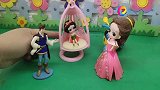 小白雪没有妈妈，贝儿想做小白雪的妈妈！小雪儿会同意吗