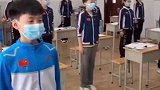 学生们课间操打太极拳