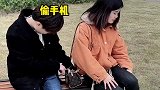 保安看到小偷行窃，机智对应