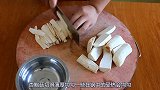 饭店厨师长教你做一道小炒杏鲍菇，看着都流口水了，快试试吧
