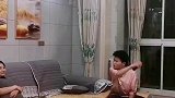 姐弟俩因为一点琐事就开打