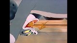 猫和老鼠：杰瑞踩到猫尾巴绊倒还把猫尾巴挪开