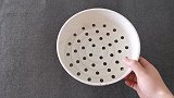 你家里有塑料蒸笼吗？我也是今天才知道，把它放桌上，家人都夸好