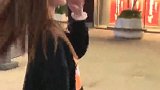 心动女孩小姐姐一个人在街头漫步，好想过去搭讪