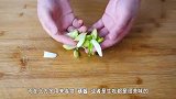 保存大葱时，放地上就错了，教你3个土方法，放一个月都是新鲜的