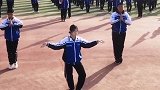 别人家的学校！甘肃一中学课间操跳敦煌舞 网友：太美了，好想学