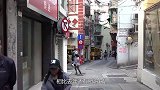 印度游客来我国旅游，想买香烟“炫富”，老板：我们最少一包烟！