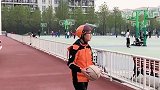 今天去学校送水，顺便捡了个球...