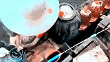 谁知道铺沥青路，为什么要加食用油