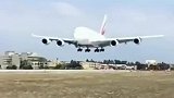 空客降落瞬间轮胎慢镜特写，千吨之力瞬间释放，壮观！