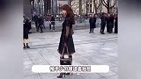 林志玲被外媒抢着拍照，穿黑纱裙身姿曼妙，50岁怼脸生图状态超绝