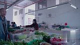 二货姑娘在家只身带孩子被人误解，结果老公回家化解误会