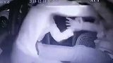 的哥遇坐“霸王车”乘客 钱没收到还遭暴打