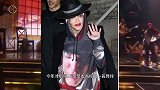 麦当娜又恋爱了，这次的男主角是一个90后小鲜肉，两人甜蜜出行