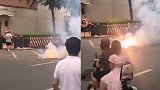 成都警方通报男子领事馆前放鞭炮：作出行政警告处罚