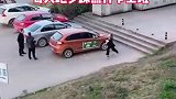 起床苦难户，后美女因为公司离家太近，每天跑步踩点打卡上班