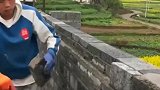 当初弟弟不好好学习，现在干上了这种活，说出去都丢人