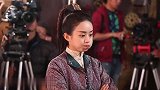 赵丽颖片场练习鼓气，小表情萌萌哒，简直不要太可爱了