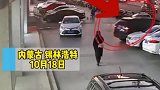 男司机错把油门当刹车，一头撞进手机店，要不是监控谁信