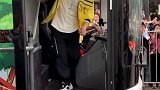 奔跑吧成员抵达录制现场，还是杨颖最好看李晨真的壮，变化最大的