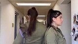 以色列女兵果然与众不同，这身军装真显身材