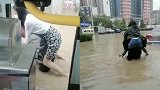 青海西宁暴雨一公交车被困积水中 司机毫不犹豫背考生乘客过马路