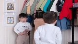 妹妹照顾兄弟们穿衣服，没想到这个智商，还是选择放弃吧