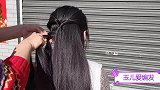 女人过了40岁，尽量别披肩散发，这样盘发，减龄好看