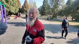 北京天坛公园，大爷说“郭德纲就是狗尾巴花”，直言不讳说实！