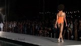 俗气的印花，穿在外国美女身上，意外的好看！