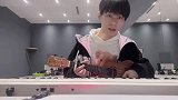 张真源 来听小张自弹自唱的圣诞歌 祝大家圣诞快乐～