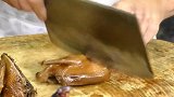 香港美食：香港烧腊店，斩豉油皇乳鸽，口水横流！