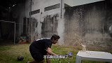 熊孩子酷爱金刚狼，父亲为其打造超级狼爪，挥动瞬间太牛了