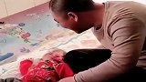爸爸假装把女儿的橘子吃掉，下一幕原谅我没忍住，差点笑晕过去！