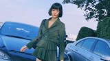 今天的天气很不错 你们觉得这件衣服好看吗