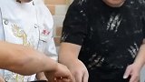 烧腊中的三大天王之一：烧乳猪，等我表演三口一头猪