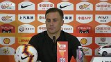 卡帅幽默回应引援 “我看的新闻和你们一样”