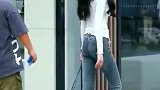 能有个这么漂亮的女朋友，别说擦鞋了，舔鞋我都愿意