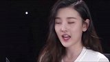 宋祖儿绿洲晒春日美照，穿吊带裙单手叉腰清新灵动
