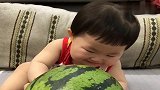 这个西瓜看起来好好吃的样子，但是我要怎么打开呢