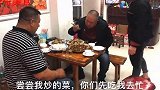 徐州铜山美女自学当大厨，因菜烧的好吃，许多外地人驱车光顾