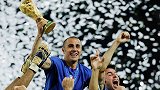 FIFA官方回顾历届世界杯 卡纳瓦罗率队捧金杯大罗02决赛封神